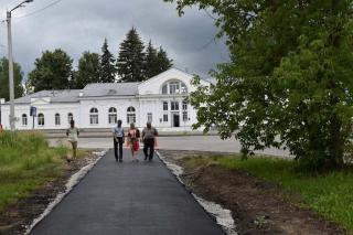 В Гусь-Хрустальном продолжают восстанавливать тротуары