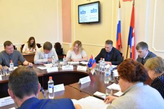 О сегодняшних заседаниях комиссии по бюджетной и налоговой политике и Совета народных депутатов