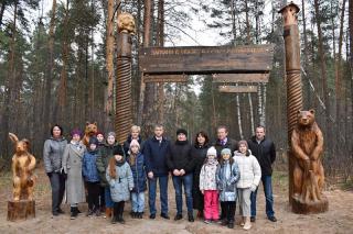 Глава города Алексей Соколов принял участие в открытии входной композиции лесопарка «Сказка»