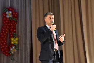 Глава города Алексей Соколов поздравил гусевчанок с наступающим Международным женским днем