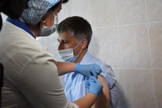 Глава города Алексей Соколов прошел вакцинацию от новой коронавирусной инфекции