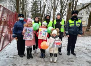 Сотрудники полиции и общественники провели мероприятия в рамках Всемирного дня правовой помощи детям