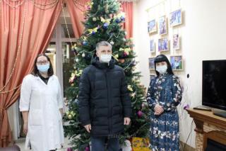 Подарки для самых маленьких – глава города Алексей Соколов побывал в Доме ребенка