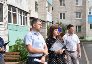 Глава города Алексей Соколов принял участие в инспекционной поездке на дворовые территории