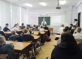 Сотрудники Госавтоинспекции совместно с представителями МЧС провели ряд профилактических мероприятий Сотрудники Госавтоинспекции совместно с представителями МЧС провели ряд профилактических мероприятий