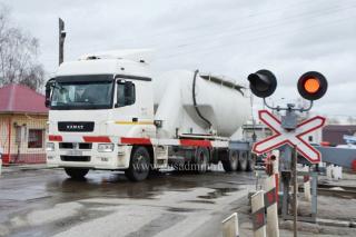 Ремонт железнодорожного переезда на ул. Добролюбова: движение перекрывают на ночь Ремонт железнодорожного переезда на ул. Добролюбова: движение перекрывают на ночь