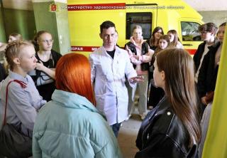 Станция скорой помощи Гусь-Хрустального провела профориентационную экскурсию для школьников Станция скорой помощи Гусь-Хрустального провела профориентационную экскурсию для школьников