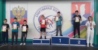Спортивный клуб школы № 4 принял участие в соревнованиях по легкоатлетическому троеборью