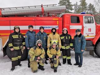 Жители города Гусь-Хрустального выразили благодарность пожарным за их действия при ликвидации пожара, произошедшего 18 января в частном жилом доме на улице Поперечной