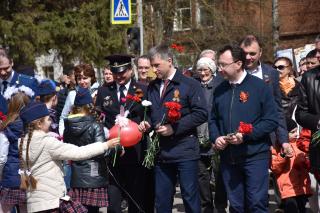 Глава города Алексей Соколов принял участие в торжественном митинге и возложении цветов и венков к Братской могиле