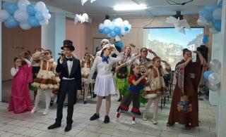 «По странам и континентам»: отчётный концерт детского вокального коллектива «Сюрприз»