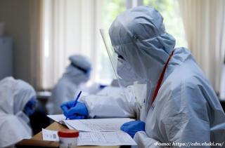 Работники медицинских организаций Владимирской области, участвующие в борьбе с коронавирусом, продолжат получать меры поддержки и в первом квартале 2021 года