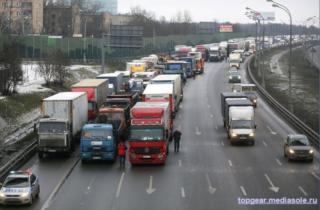 До 23 февраля 2022 года для грузовиков массой более 12 тонн ограничено движение в пределах Москвы и на МКАД