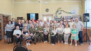 В Гусь-Хрустальном представлен сборник патриотической поэзии «Горжусь тобой, Отечества защитник» В Гусь-Хрустальном представлен сборник патриотической поэзии «Горжусь тобой, Отечества защитник»