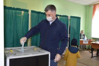 Глава города Алексей Соколов проголосовал на выборах депутатов Госдумы