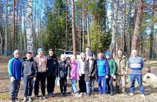 В детском оздоровительном лагере «Хрусталёк» состоялся первый субботник В детском оздоровительном лагере «Хрусталёк» состоялся первый субботник
