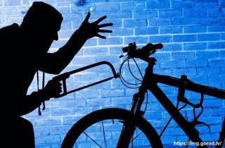 Сотрудники полиции напоминают владельцам велосипедов о необходимости внимательного отношения к сохранности своего имущества