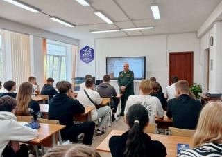 Встреча представителей военного комиссариата с учащимися школ города Гусь-Хрустального Встреча представителей военного комиссариата с учащимися школ города Гусь-Хрустального