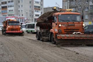 Зимы без снега не бывает: в Гусь-Хрустальном продолжается уборка дорог