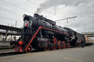 Запах угля, свист паровоза, стук колёс... Запах угля, свист паровоза, стук колёс...