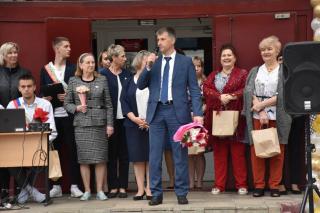 Глава города Алексей Соколов поздравил гусевских выпускников с окончанием школы