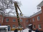 В Гусь-Хрустальном управляющие компании и ТСЖ ведут уборку снега и сосулек с крыш